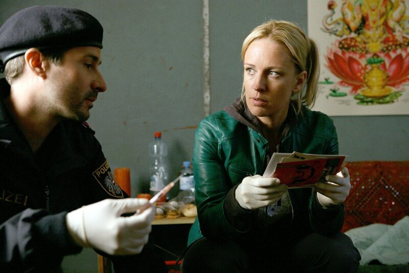 Martin Loos (Max Frei), Lilian Klebow (Penny Lanz). – Bild: ORF/​SATEL-Film/​Stefan Haring