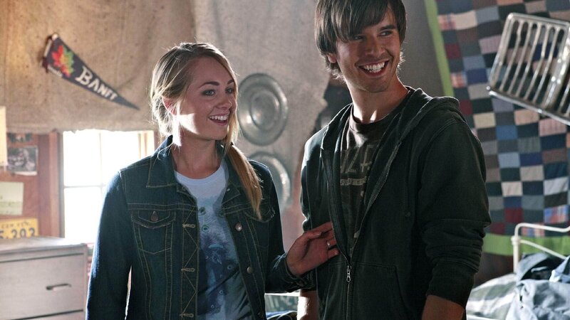 Amy (Amber Marshall) und Ty (Graham Wardle) genießen ihren letzten gemeinsamen Tag auf der Ranch. – Bild: MG RTL D