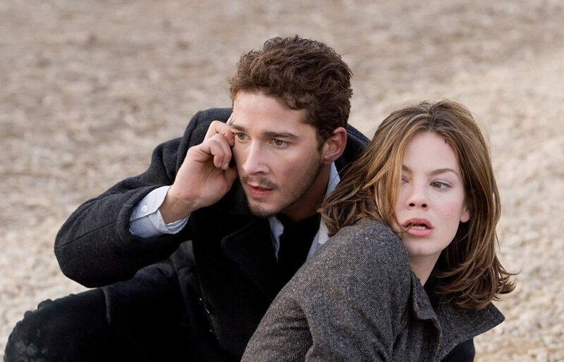 hr-fernsehen EAGLE EYE – AUSSER KONTROLLE (Eagle Eye), Spielfilm, USA 2008, Regie: D. J. Caruso, am Montag (22.09.14) um 01:10 Uhr. Per Telefon erhalten Jerry (Shia LaBeouf) und Rachel (Michelle Monaghan) immer neue Anweisungen von der bedrohlichen Frauenstimme, die jeden ihrer Schritte zu überwachen scheint. – Bild: port.hu hr-fernsehen EAGLE EYE – AUSSER KONTROLLE (Eagle Eye), Spielfilm, USA 2008, Regie: D. J. Caruso, am Montag (22.09.14) um 01:10 Uhr. Per Telefon erhalten Jerry (Shia LaBeouf) und Rachel (Michelle Monaghan) immer neue Anweisungen von der bedrohlichen Frauenstimme, die jeden ihrer Schritte zu überwachen scheint. – Bild: port.hu