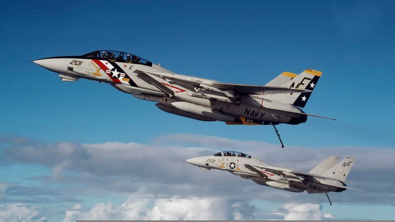 October 1987 – Two F-14A Tomcats from U.S. Navy Fighter Squadron 2 (VF-2) during operations in the Indian Ocean. – Bild: Dave Baranek/​Stocktrek Images