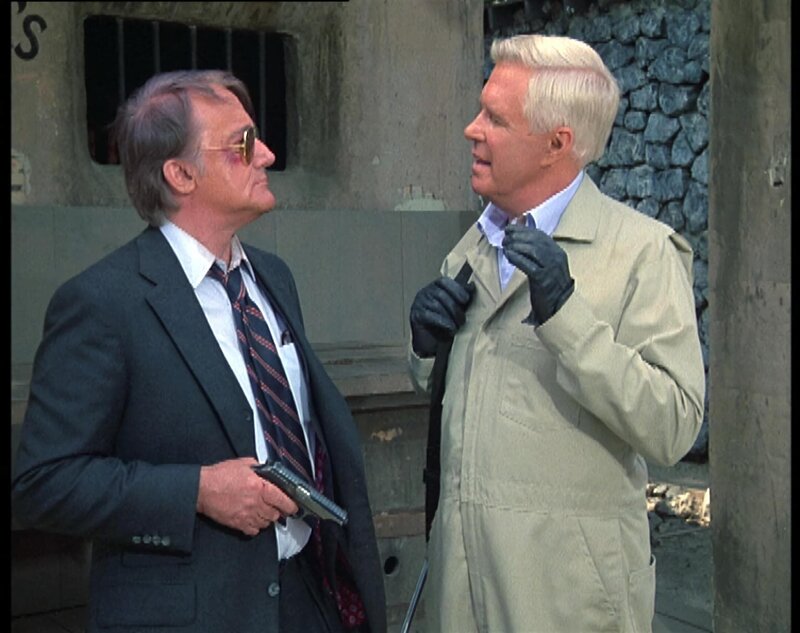 Hannibal (George Peppard) und General Stockwell (Robert Vaughn) – Bild: RTL II