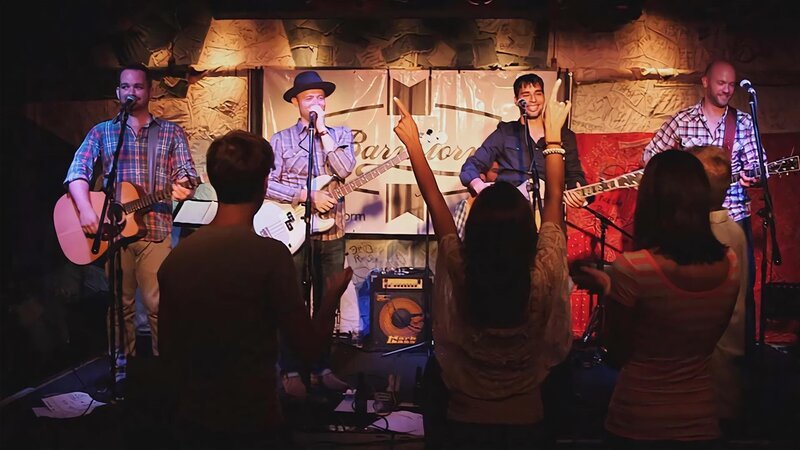 Matt’s last music gig in New York. – Bild: TLC