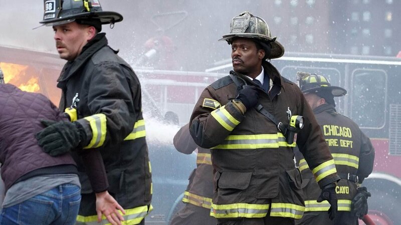 Chief Wallace Boden (Eamonn Walker, M.) – Bild: TVNOW /​ NBC Universal