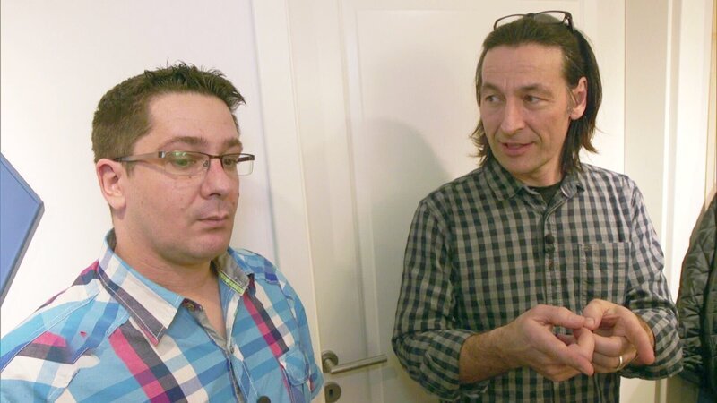 Architekt John Kosmalla,re. Sascha,li. – Bild: RTL II