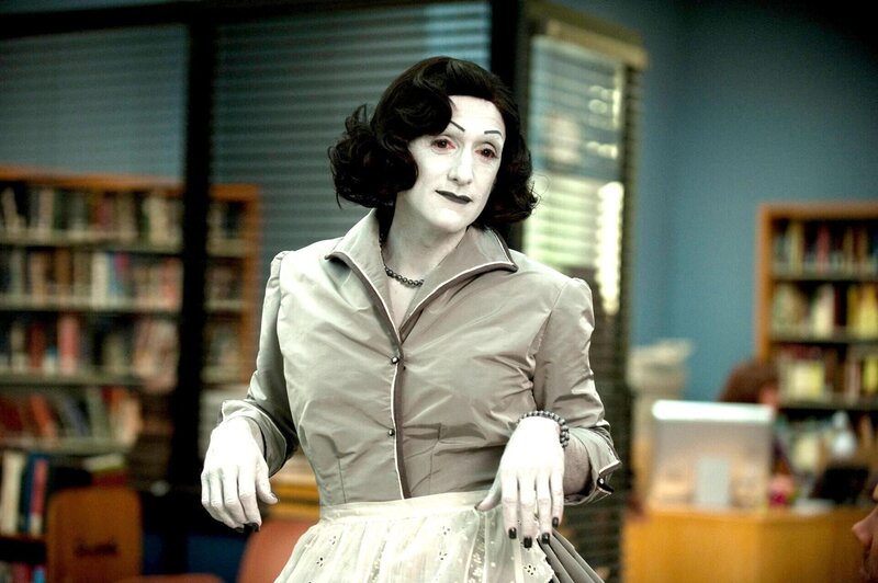 Dean Pelton (Jim Rash) – Bild: CPT Holdings, Inc. All Rights Reserved. Lizenzbild frei