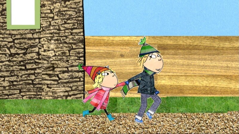 Charlie und Lola zanken sich, wer was besser kann und dürfen deshalb beinahe nicht ins Puppentheater. – Bild: WDR/​BBC/​Tiger Aspect Productions Ltd.
