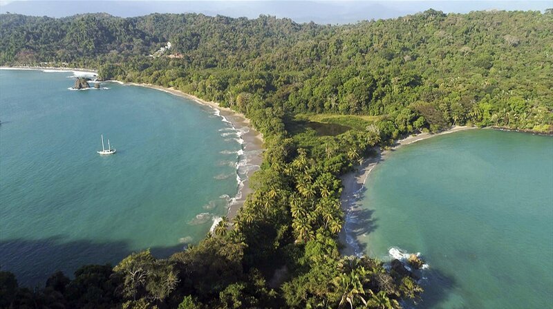 Viele Strände hat Costa Rica, einige davon sind menschenleer. – Bild: BR/​Docstation/​NDR/​Marco Berger