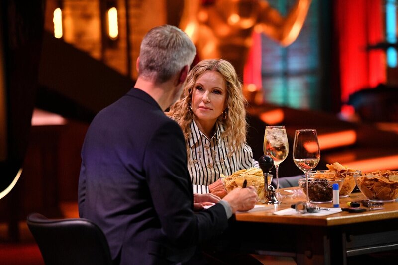 Sebastian Pufpaff (l.); Katja Burkard (r.) – Bild: Joyn /​ Steffen Z. Wolff