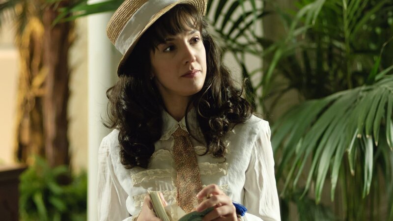 Agatha (Carolina Lapausa) – Bild: AXN White