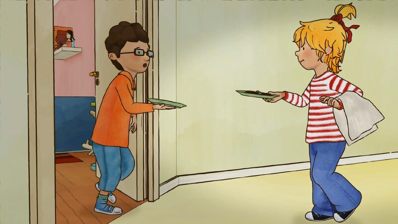 Conni und Simon servieren ihren Gästen Pizza. – Bild: ZDF und Henning Windelband