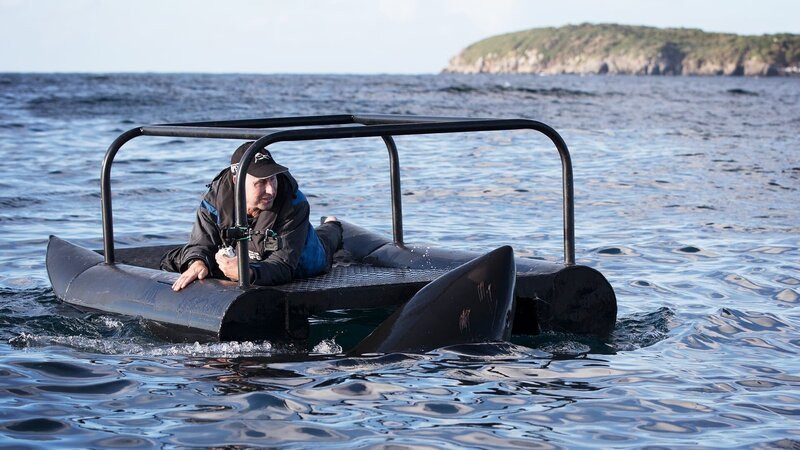 Chris Fallows is looking for great white sharks off the southern tip of New Zealand. – Bild: Discovery Channel