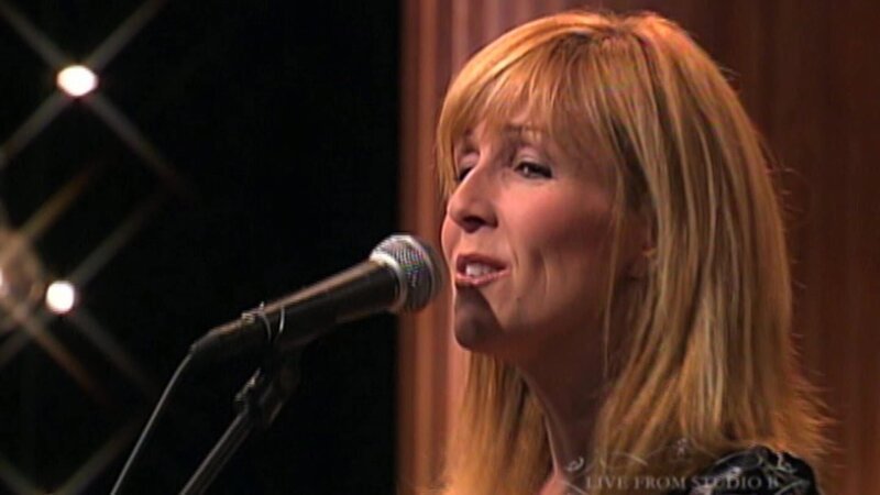 live from studio b – staci frenes – Bild: Bibel TV