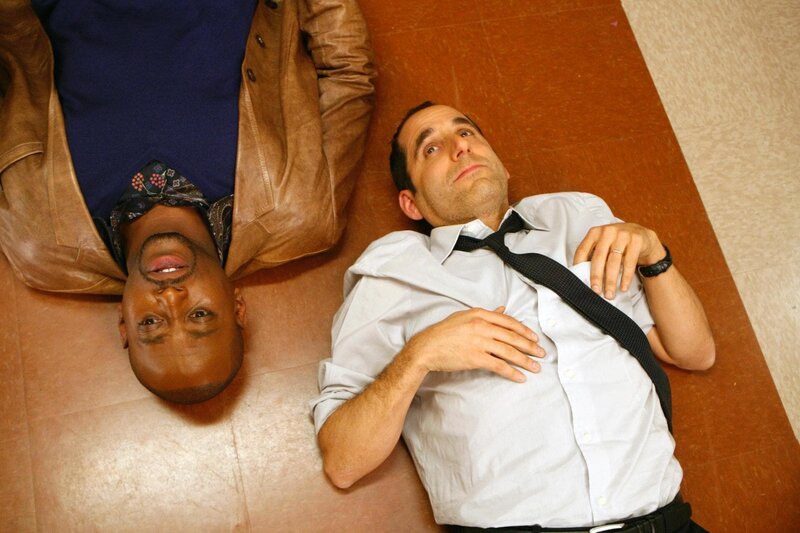 Langsam wirkt das Vicodin nicht mehr. Foreman (Omar Epps, l.) und Taub (Peter Jacobson, r.) kommen von ihrem Trip herunter und reden offen miteinander … – Bild: Universal TV