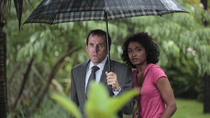DI Richard Poole (Ben Miller) und Camille Bordey (Sara Martins) ermitteln im Musiker-Milieu. – Bild: ZDF und Denis Guyenon