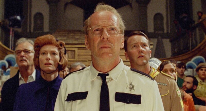 (L to R) Bill Murray as Mr. Bishop, Tilda Swinton as Social Services, Bruce Willis as Captain Sharp, Edward Norton as Scout Master Ward, and Frances McDormand as Mrs. Bishop in Wes Anderson’s MOONRISE KINGDOM, a Focus Features release. Credit: Focus Features – Bild: Focus Features (L to R) Bill Murray as Mr. Bishop, Tilda Swinton as Social Services, Bruce Willis as Captain Sharp, Edward Norton as Scout Master Ward, and Frances McDormand as Mrs. Bishop in Wes Anderson’s MOONRISE KINGDOM, a Focus Features release. Credit: Focus Features – Bild: Focus Features