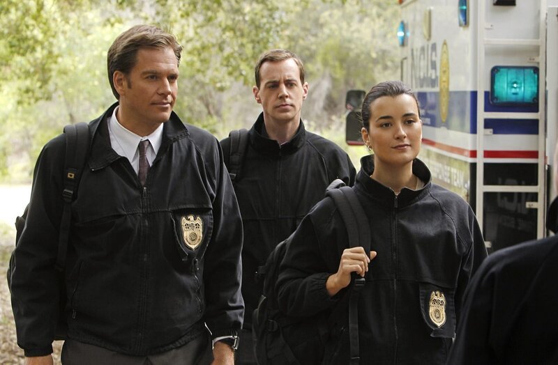 Auf der Suche nach dem Hafenmörder: Tony (Michael Weatherly, l.), McGee (Sean Murray, M.) und Ziva (Cote de Pablo, r.) … – Bild: CBS Television