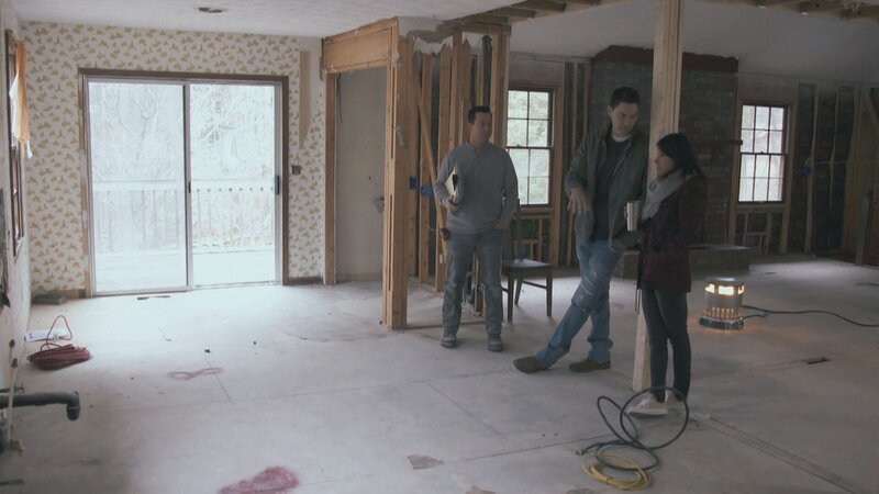 Eine Ranch aus den 70er-Jahren im beliebten Viertel Milton wollen Ken und Anita in einen modernen Bauernhof umgestalten. Doch das Wetter spielt während der Renovierung nicht mit und zwingt die beiden, andere Entscheidungen zu treffen. – Bild: HGTV