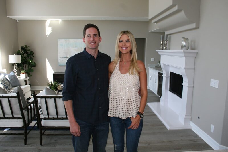 Eine ganz besondere Immobilie weckt das Interesse von Tarek (l.) und Christina (r.), doch der Verkäufer will knapp eine Millionen Dollar für die Villa … – Bild: 2015, HGTV/​Scripps Networks, LLC. All Rights Reserved. Lizenzbild frei