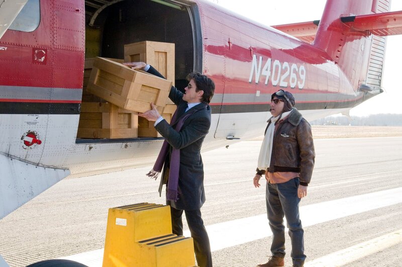 L-R: Neal Caffrey (Matt Bomer) und Mozzie (Willie Garson) – Bild: Myles Aronowitz /​ Myles Aronowitz/​USA Network /​ Episodic /​ © USA Network