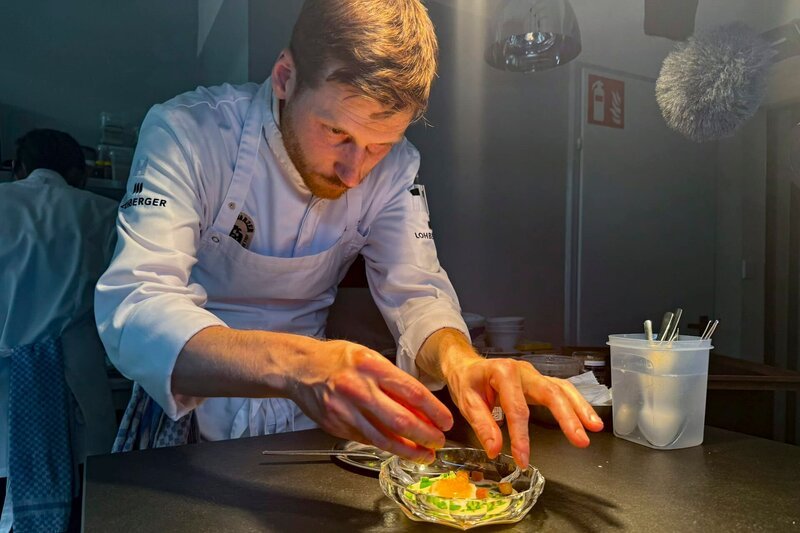 Johannes Nudig in seinem Restaurant Schwarzer Adler in Hall – Bild: ServusTV /​ Weidinger Thomas /​ Degn Film