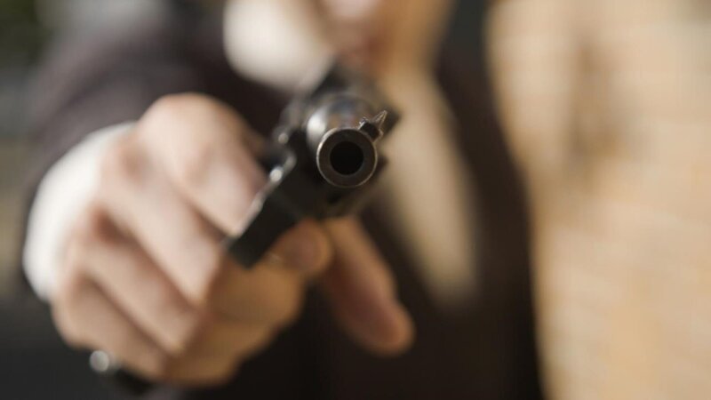Jugendliche Gangsterbanden nutzen das Chaos im Berlin der Nachkriegszeit und verüben Überfälle. – Bild: Moritz Bauer