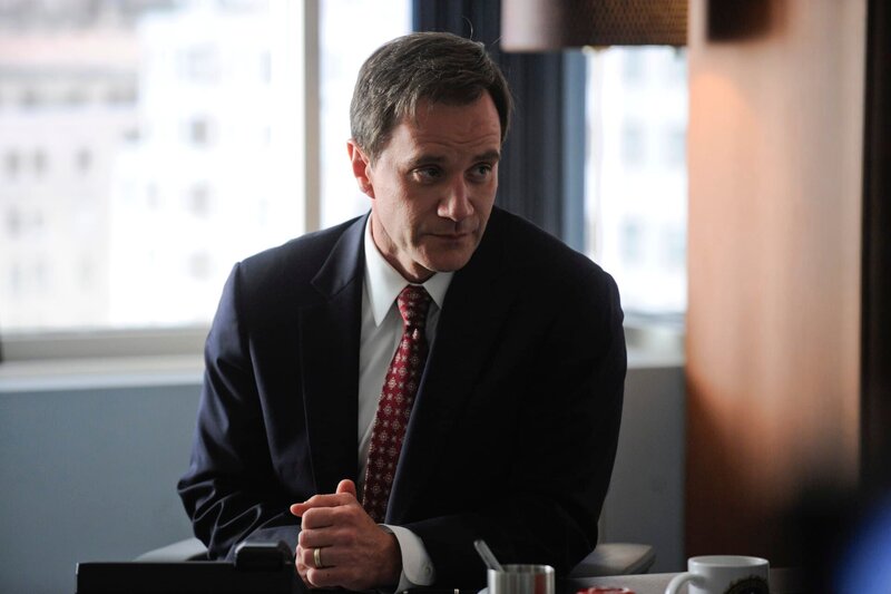 Peter Burke (Tim DeKay) – Bild: Barbara Nitke /​ © Barbara Nitke /​ Episodic /​ © USA Network