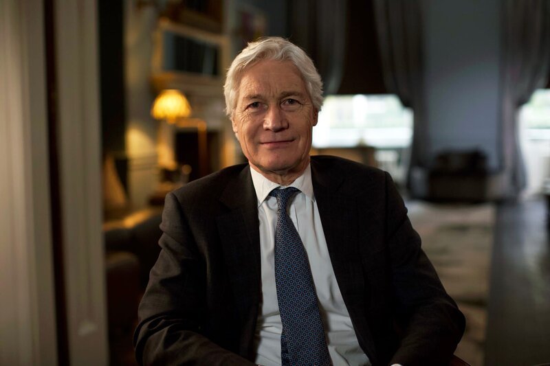 Richard Kay, ein enger Freund Dianas, war laut Polizei der Letzte, mit dem Diana vor ihrem Tod telefonierte. In der ZDF-History-Dokumentation „Diana – Wie sie wirklich war“ schildert er seine Erinnerungen an die Prinzessin. – Bild: ZDF und 72 Films All 3 Media International