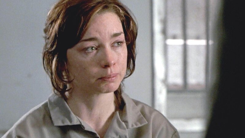 Jessie Lucas (Julianne Nicholson) glaubt Peter Wilder sei ihr Vater und plant ihn zu erpressen. Doch als die Wahrheit ans Licht kommt scheitert der Plan und etwas furchtbares passiert … – Bild: RTL