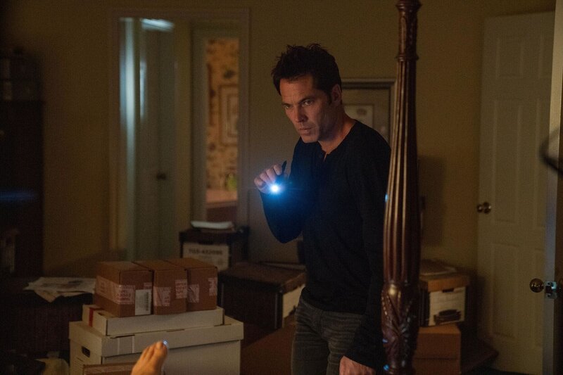 Jean Rousseau (Tim Rozon) – Bild: GRAY FINANCING AND DISTRIUBTION, LLC. All rights reserved. /​ Ian Watson Lizenzbild frei