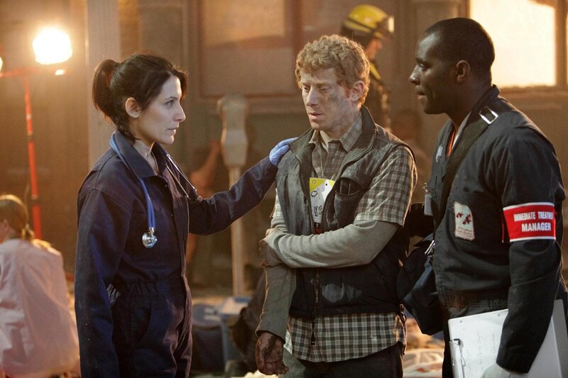 Zuerst von links: Dr. Lisa Cuddy (Lisa Edelstein) – Bild: Universal TV