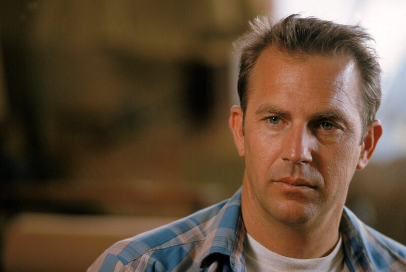 Robert ‚Butch‘ Haynes (Kevin Costner) – Bild: Warner Brothers International Television Distribution Inc. Lizenzbild frei Robert ‚Butch‘ Haynes (Kevin Costner) – Bild: Warner Brothers International Television Distribution Inc. Lizenzbild frei