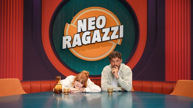 Sophie Passmann und Tommi Schmitt in ihrer ZDFneo-Sendung „Neo Ragazzi“ – Bild: ZDF und ben knabe