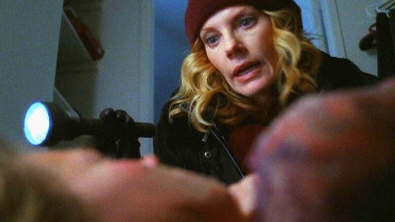 Catherine (Marg Helgenberger) hat den richtigen Riecher: Sie findet nicht nur den Täter, sondern auch sein Opfer. – Bild: TVNOW /​ CBS