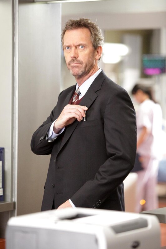 Kaum wird der ultrareligiöse Patient eingeliefert, ist natürlich Houses (Hugh Laurie) Interesse geweckt … – Bild: Universal TV
