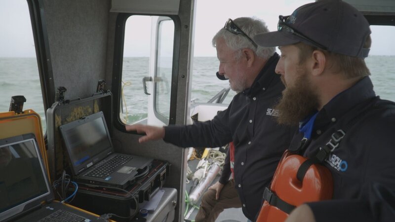 Jim Delgado (l.) und sein Suchteam suchen nach dem Wrack der USS Tecumseh.; Jim Delgado (l.), Suchteam – Bild: National Geographic Channel /​ FOX NETWORKS GROUP BULGARIA