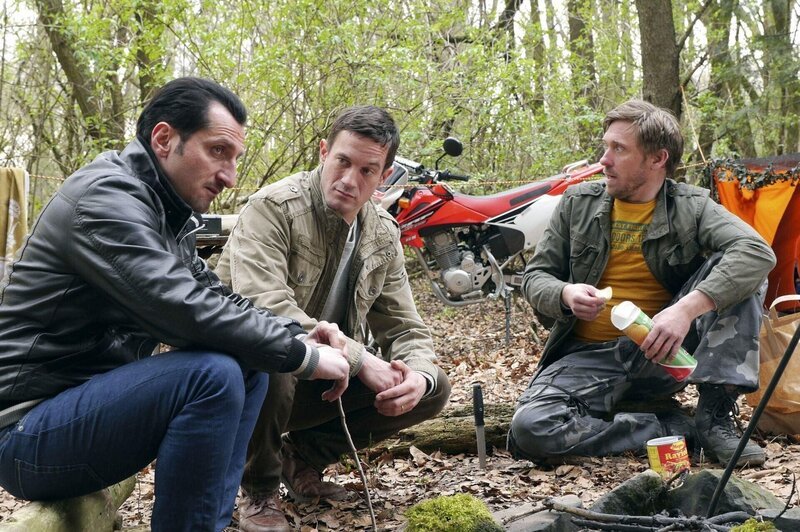 (v.l.n.r.) Hasan (Tim Seyfi); Martin (Sönke Möhring); Andi Krönke (Peter Fieseler) – Bild: ARD /​ Frank Dicks