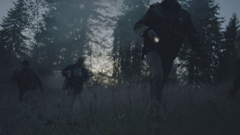 Polizisten suchen nach Beweisen. – Bild: Crime + Investigation /​ A+E Networks