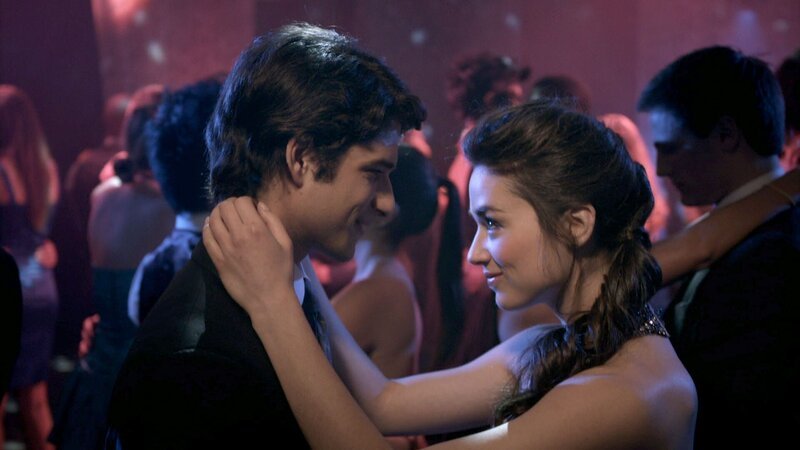 Scott (Tyler Posey) gesteht Allison (Crystal Reed) seine Liebe … – Bild: RTL II