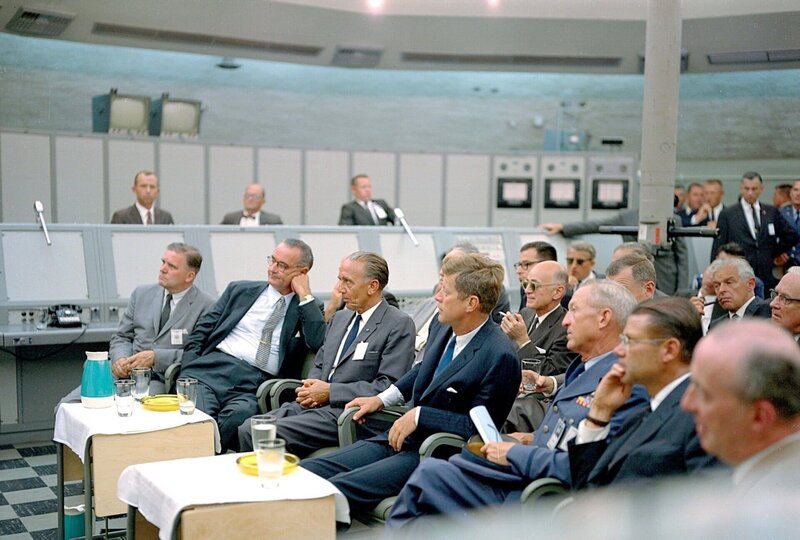 Sinatra and the Jack Pack – Bild: Licensed by Universal Studios Limited Lizenzbild frei