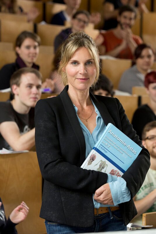 Besser spät als nie – Bild: ARD Degeto/​Volker Roloff