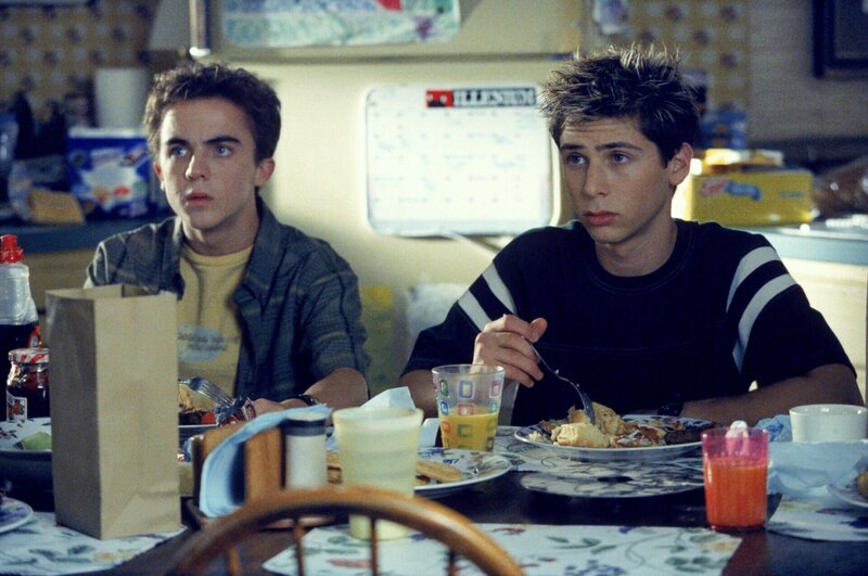 L-R: Malcolm (Frankie Muniz), Reese (Justin Berfield) – Bild: ViacomCBS