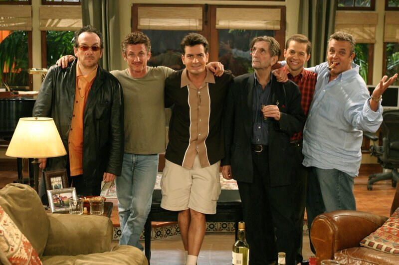 lvis Costello – Sean Penn – Charlie Sheen – Harry Dean Stanton – Jon Cryer – Bobby Cooper – Bild: Warner Bros. Entertainment Inc.