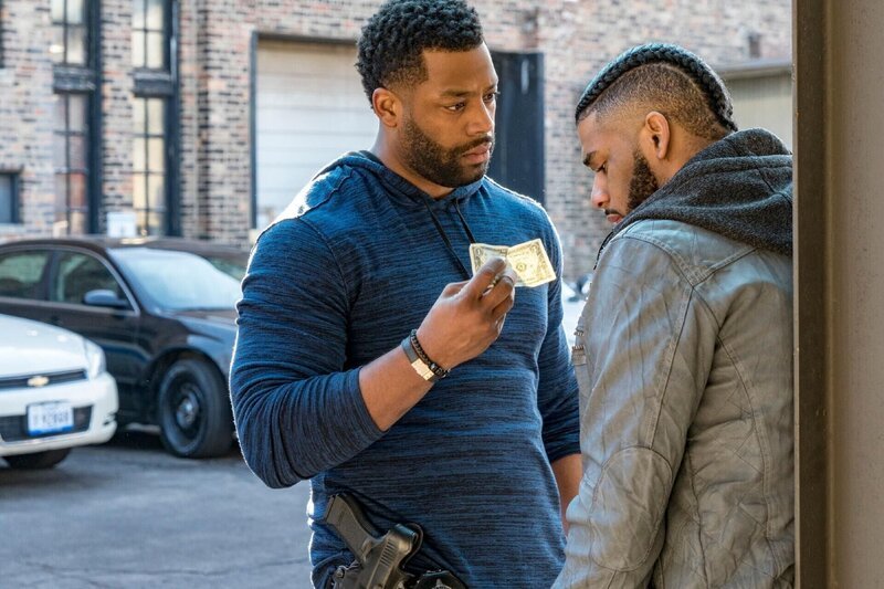 Kevin Atwater (LaRoyce Hawkins, l.) – Bild: RTL /​ NBCUniversal