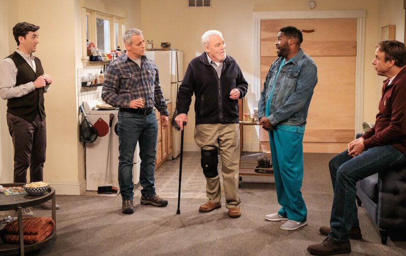 (v.l.n.r.) Lowell (Matt Cook); Adam Burns (Matt LeBlanc); Joe (Stacy Keach); Funchy (Ron Funches); Don Burns (Kevin Nealon) – Bild: CBS Broadcasting Inc.