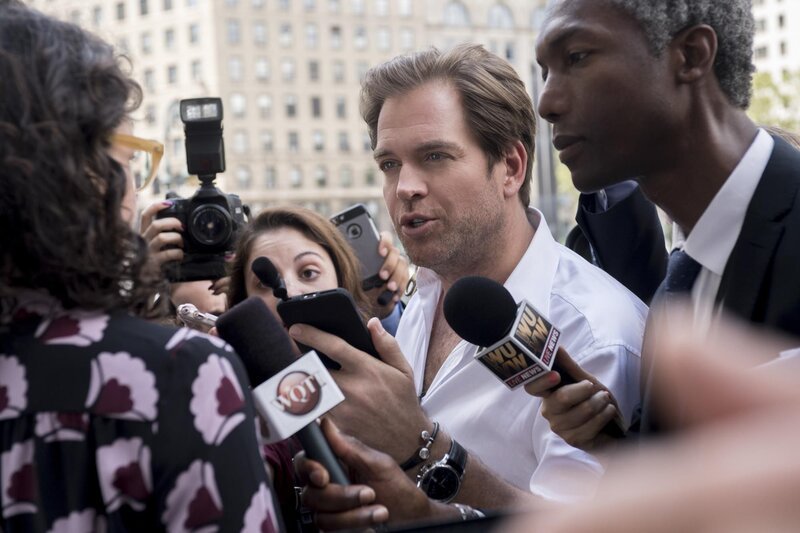 Als Reese Burton beschuldigt wird, einen Spitzenathleten der Hudson University ermordet zu haben, setzt Bull (Michael Weatherly, M.) alles daran, die Jury in die richtige Richtung zu lenken, denn schließlich ist die Angeklagte nach eigener Aussage selbst Opfer. Genau das aber macht den Fall so kompliziert und hat dazu geführt, dass die Jury voreingenommen ist … – Bild: CBS Broadcasting, Inc.