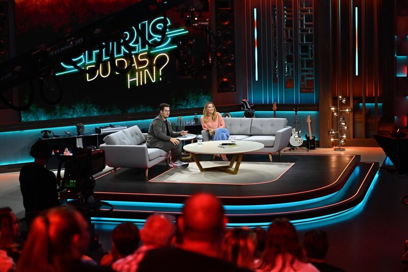 Chris Tall (l.); Jeanine Michaelsen (r.) – Bild: Joyn /​ Julia Feldhagen