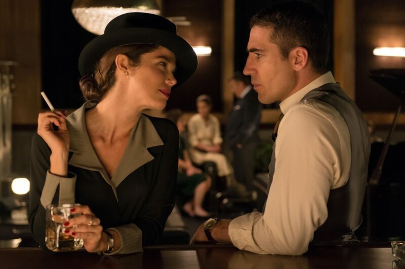 Ana Ribera (Paula Echevarría, l.); Alberto Márquez (Miguel Ángel Silvestre, r.) – Bild: Manuel Fernández-Valdés/​BetaFilm