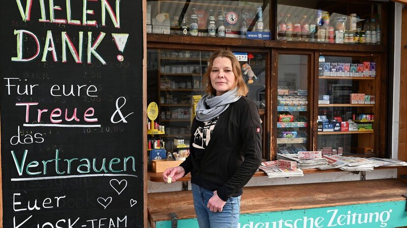 Selbstständigkeit? Das war einmal! Daniela E. muss ihren Kiosk schließen. – Bild: ZDF und Enrico Demurray