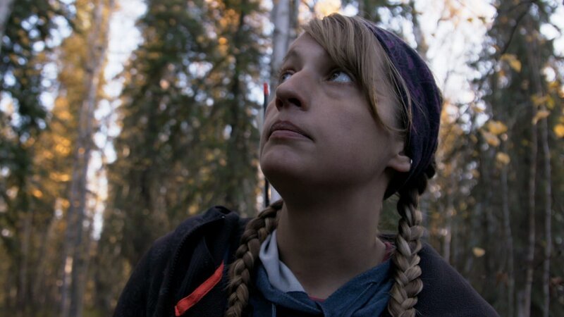 Jessi Morse hunts for grouse before winter hits the Cosna River. (National Geographic) – Bild: The National Geographic Channel.