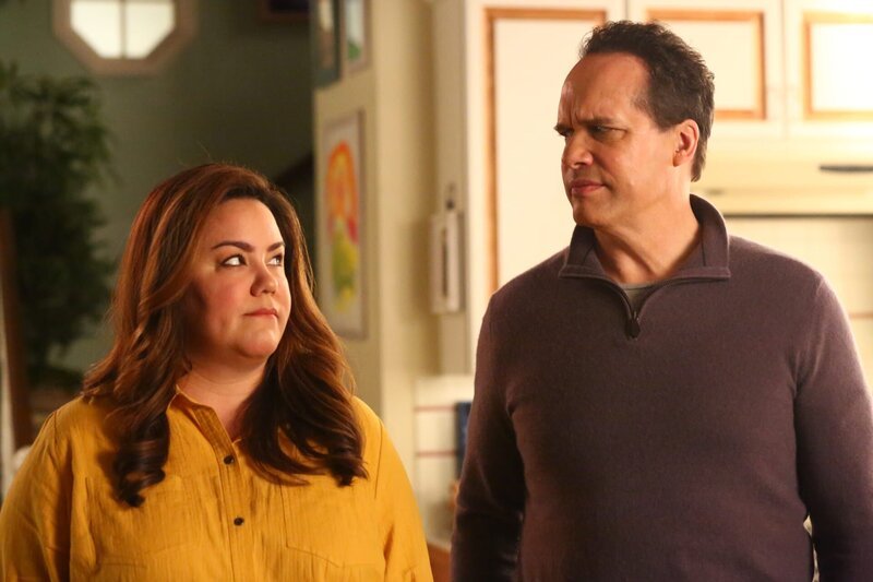 Katie Otto (Katy Mixon, l.); Greg Otto (Diedrich Bader, r.) – Bild: American Broadcasting Companies, Inc.